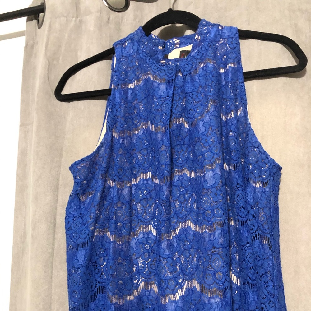 Sleeves blue lace tank top L